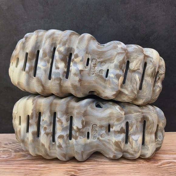 Crocs Echo Marbled Slide - Picture 12 of 16